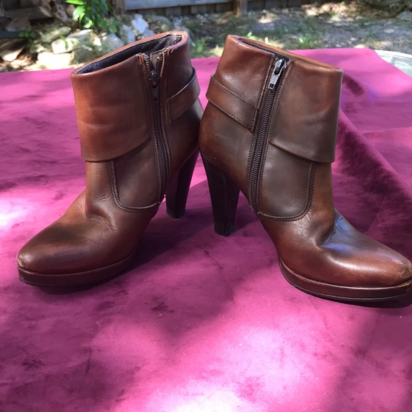 Boots - Picture 3 of 3